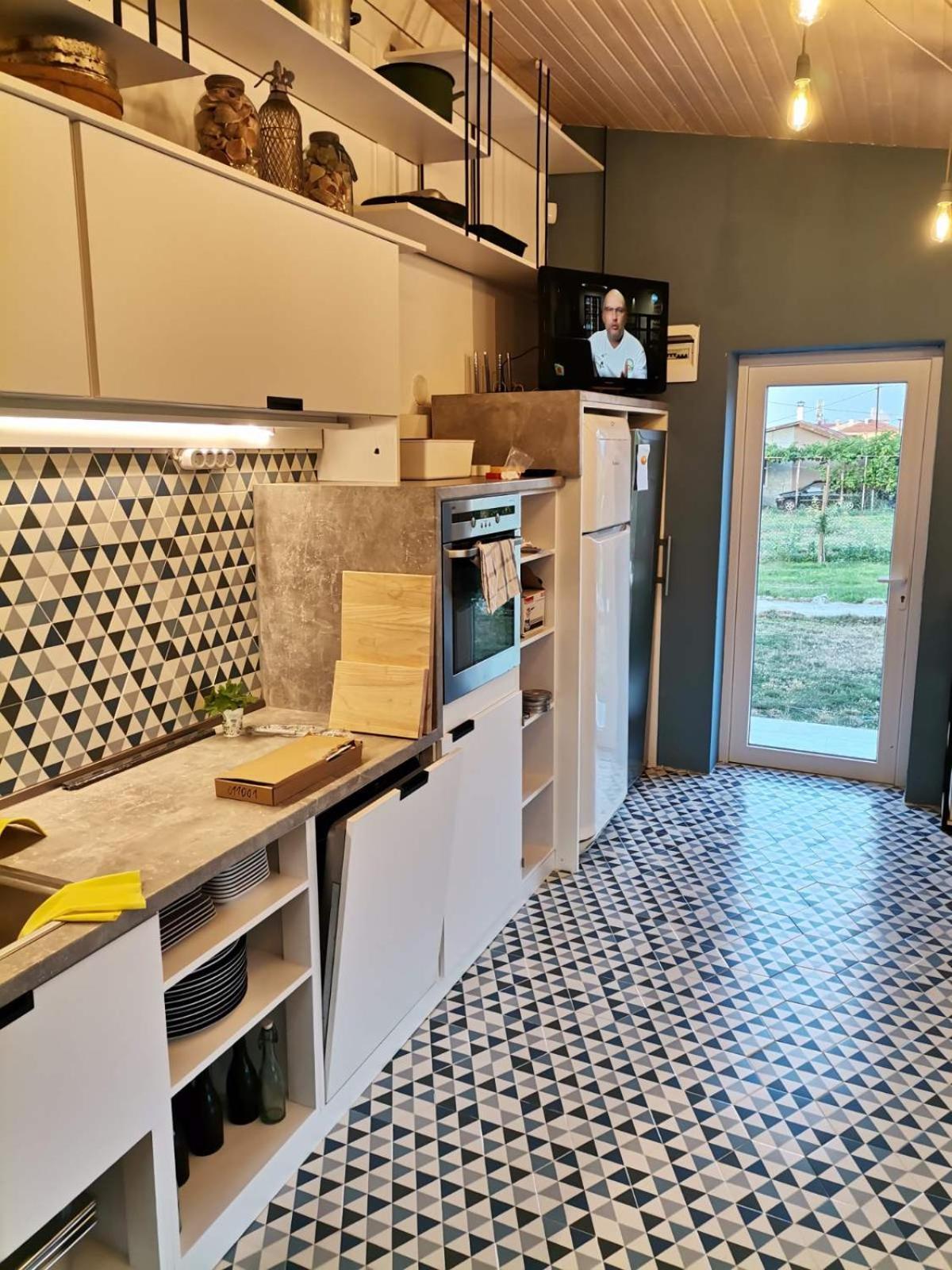 ホテル Улица Лазурна テュレノヴォ 部屋 写真