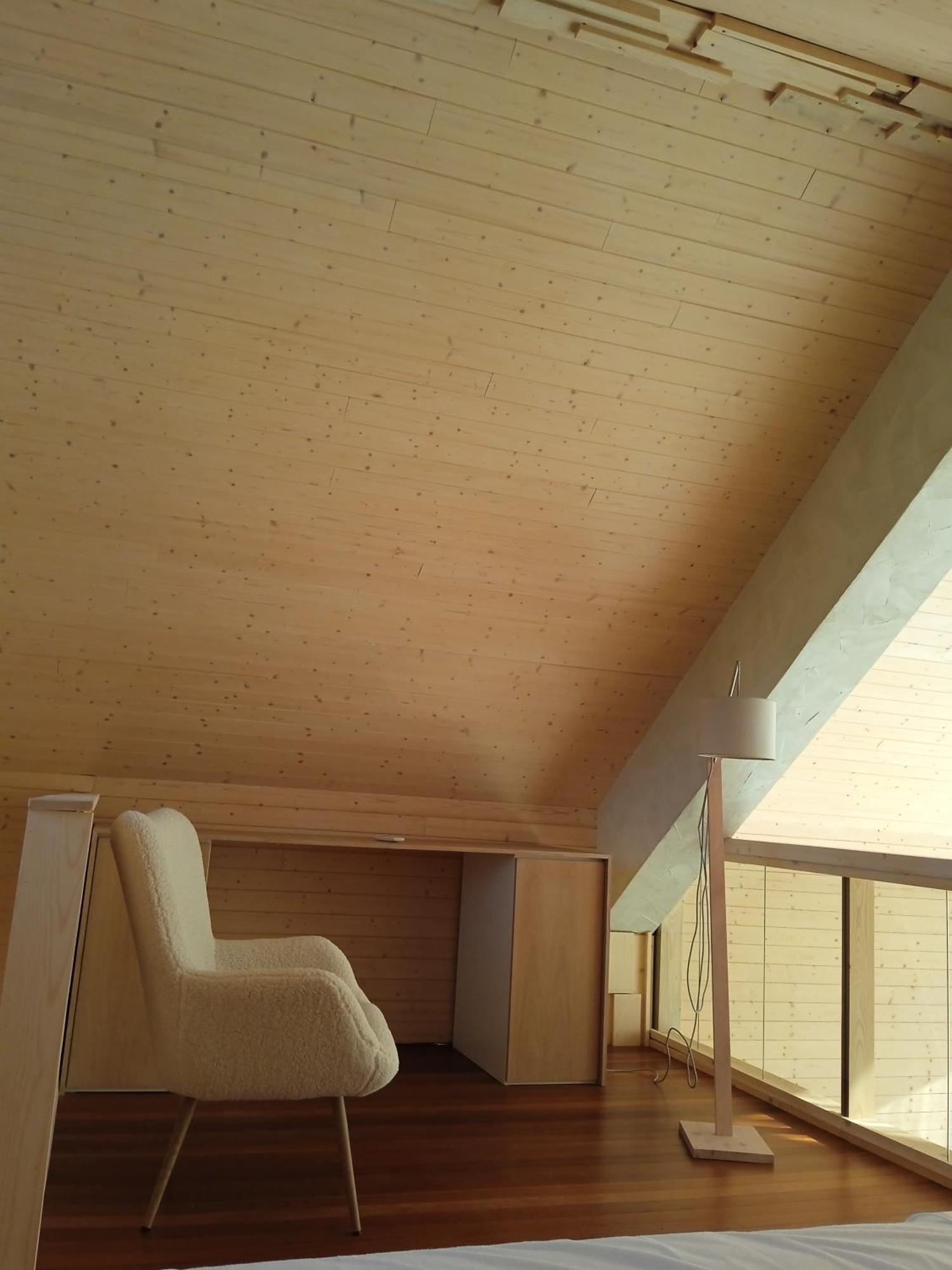 ホテル Улица Лазурна テュレノヴォ 部屋 写真