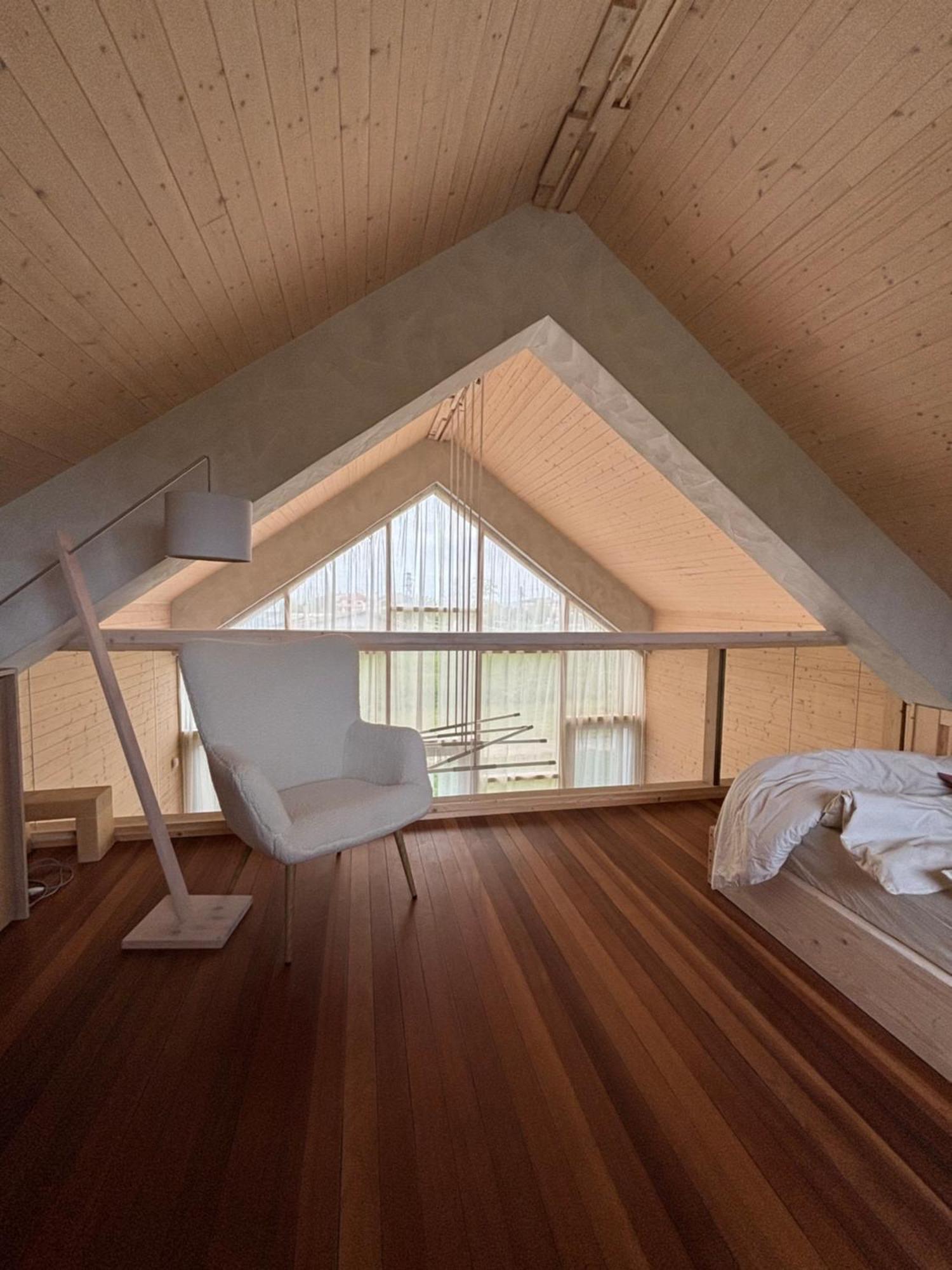 ホテル Улица Лазурна テュレノヴォ 部屋 写真
